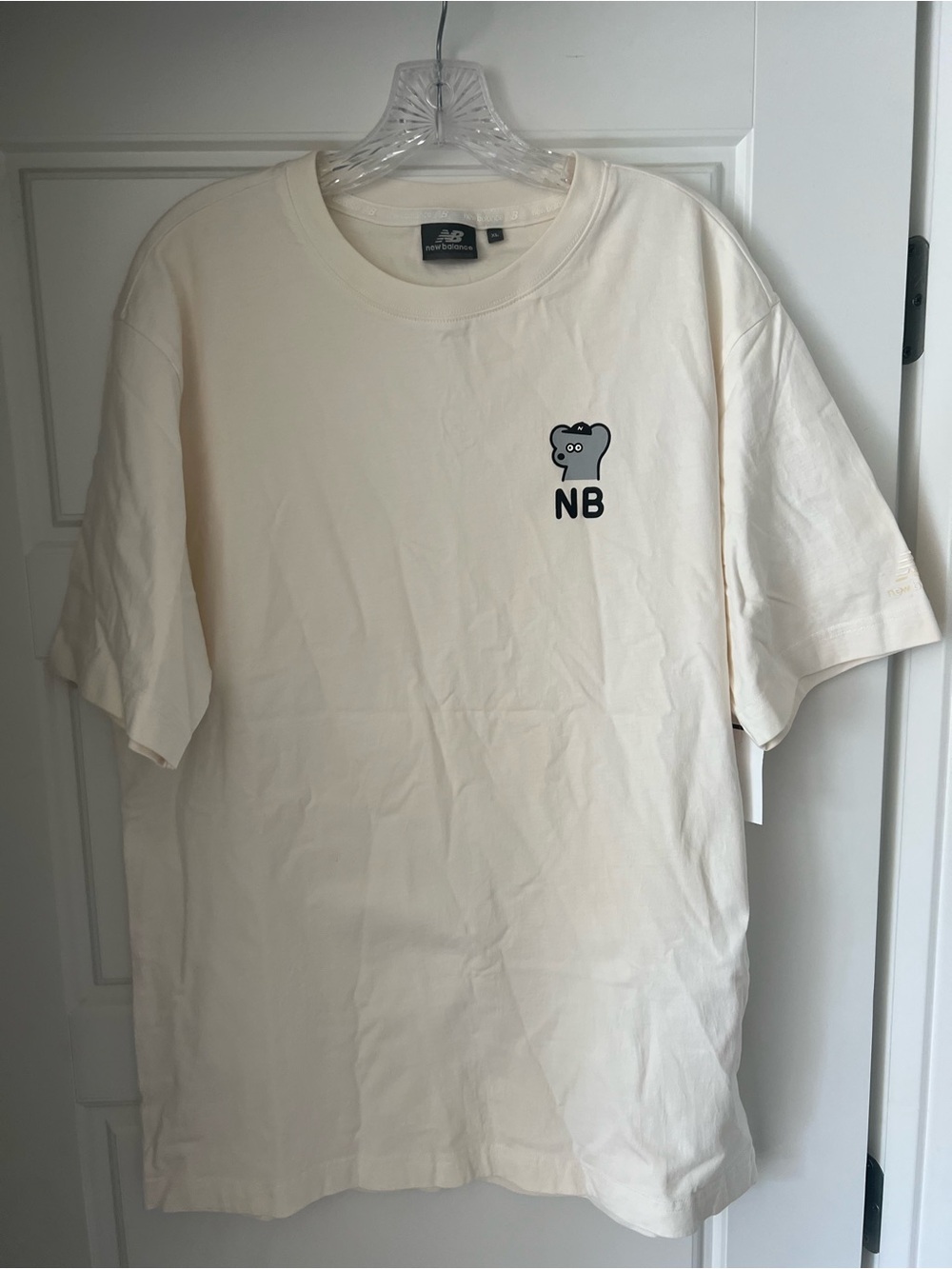 New Balance Graphic Bear Logo T-Shirt – Cream / Off-White – Size XL